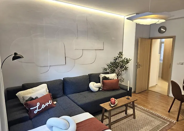 Апартаменты Location Old Town - Free Parking