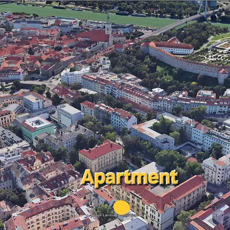 Location Old Town - Free Parking Братислава